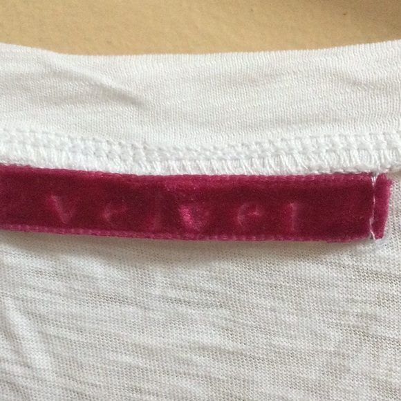 SOLD - Tank top bundle - Picture 3 of 8